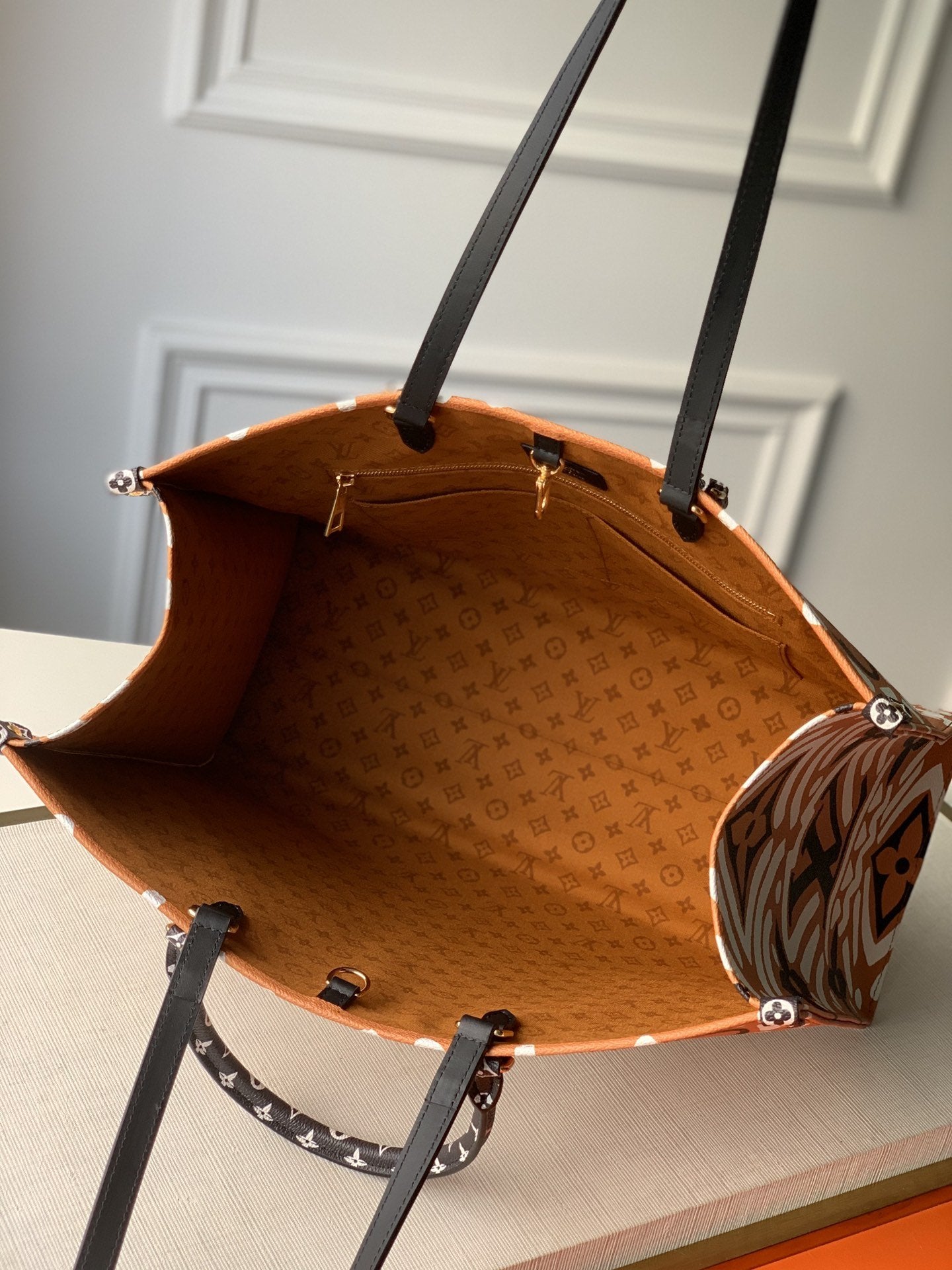 CRAFTY ONTHEGO GM 41 キャラメル＆クリーム モノグラム ジャイアントキャンバス