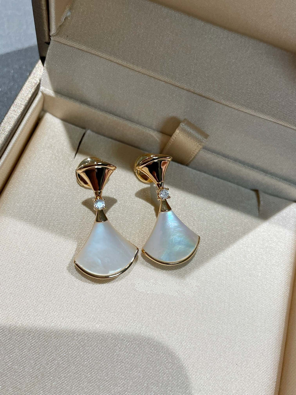 [Shinejoy]DREAM MOP 1 DIAMOND EARRINGS