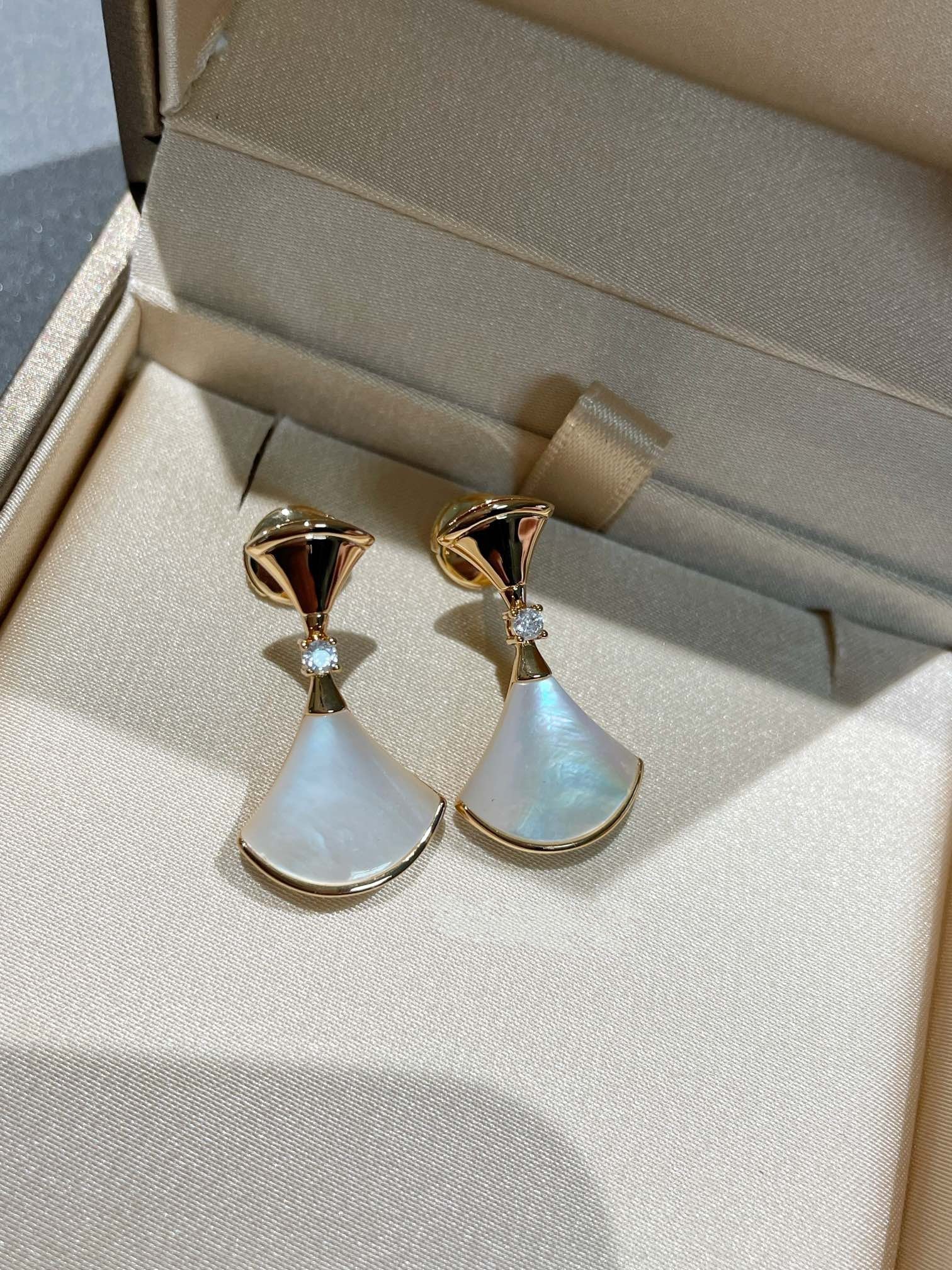 [Shinejoy]DREAM MOP 1 DIAMOND EARRINGS