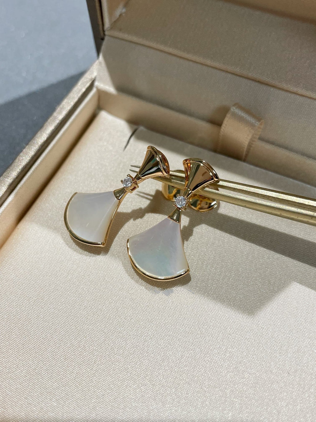 [Shinejoy]DREAM MOP 1 DIAMOND EARRINGS