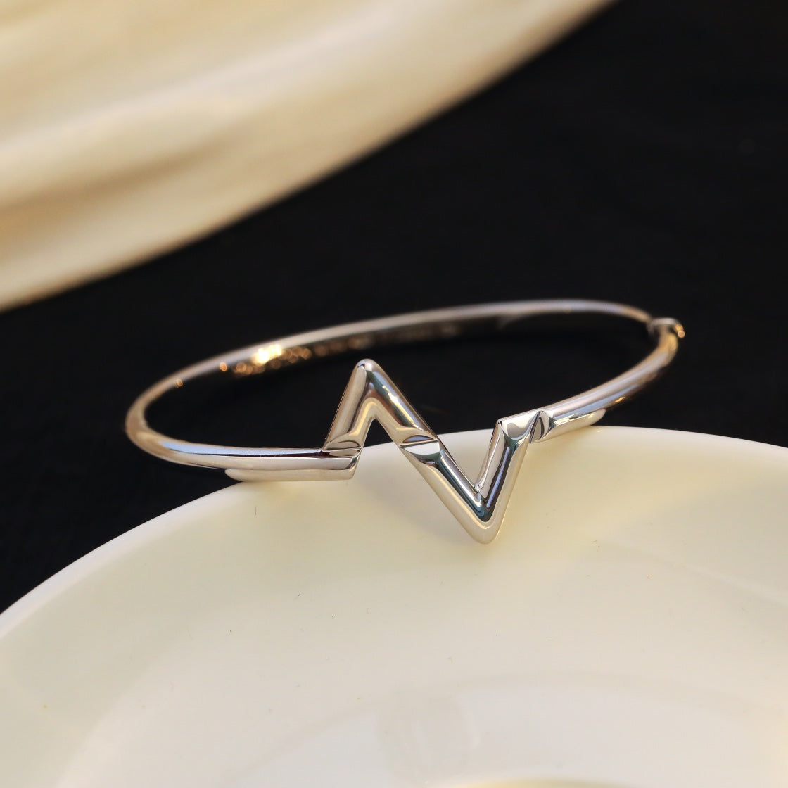 [Shinejoy]VOLTE UPSITE DOWN BRACELET