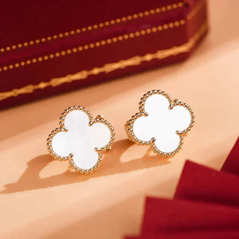 [Shinejoy]Boucles d'oreilles clous CLOVER MEDIUM 1 MOTIFS BLANC MOP