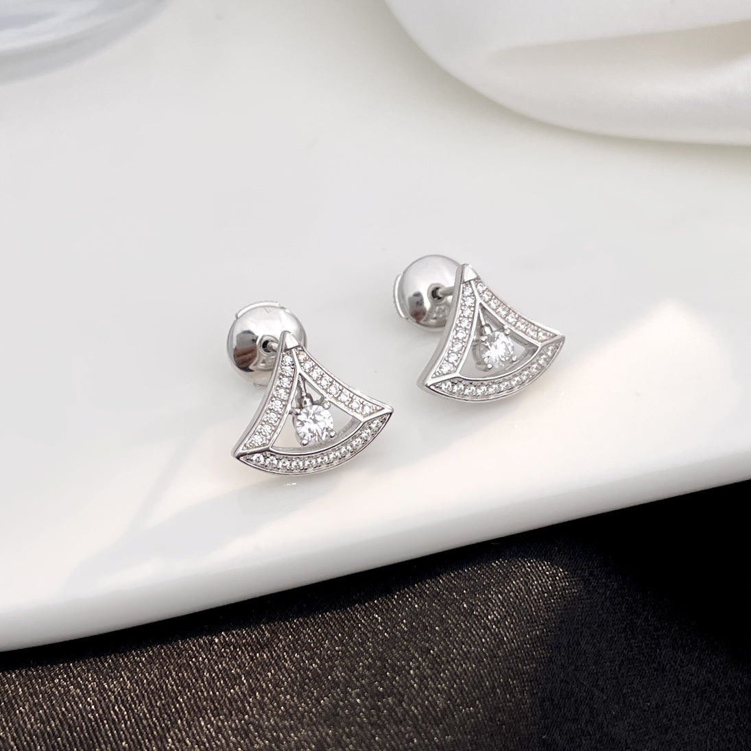 [Shinejoy]DREAM MINI DIAMOND STUD EARRINGS