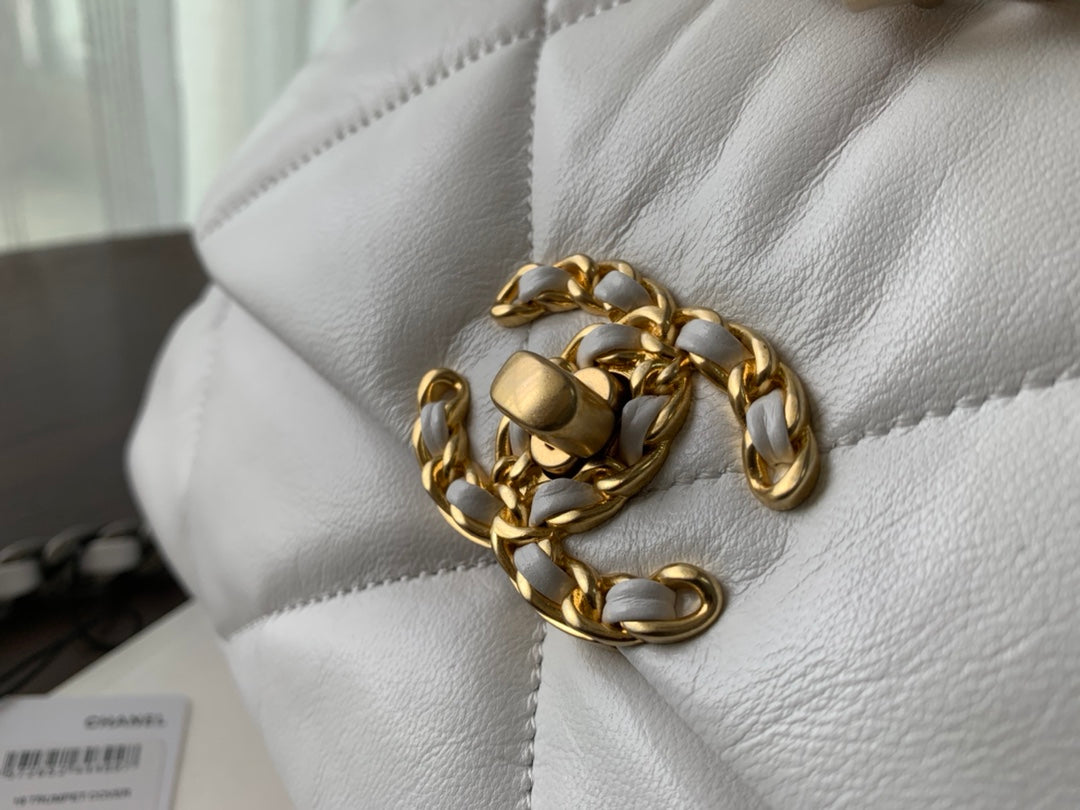 19 SAC À RABAT 30 PEAU DE CHÈVRE BLANCHE 