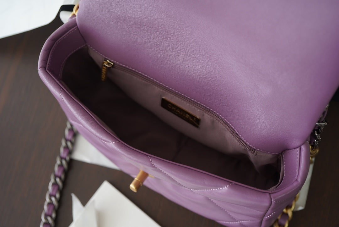 19 SAC À RABAT 30 PEAU DE CHÈVRE VIOLETTE FERMOIR DORÉ 