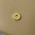 KATE 20 PETIT EN CUIR DE VEAU BEIGE CRÈME AVEC LOGO DORÉ