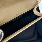 KATE 20 PETIT EN CUIR DE VEAU BEIGE CRÈME AVEC LOGO DORÉ