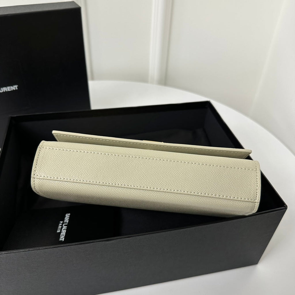 ケイト 20 スモール カーフスキン ホワイト ゴールドロゴ