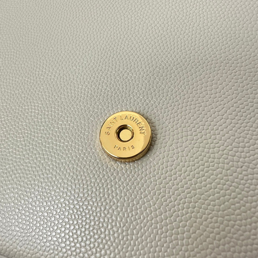 ケイト 20 スモール カーフスキン ホワイト ゴールドロゴ