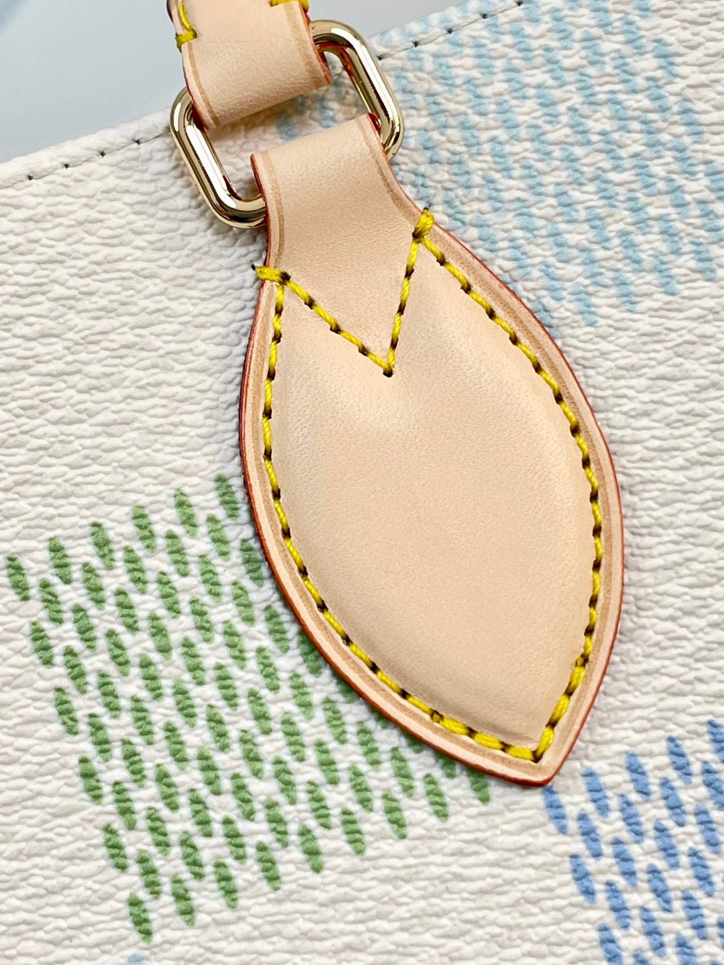 ONTHEGO 35 EN TOILE GÉANTE DAMIER PISTACHE