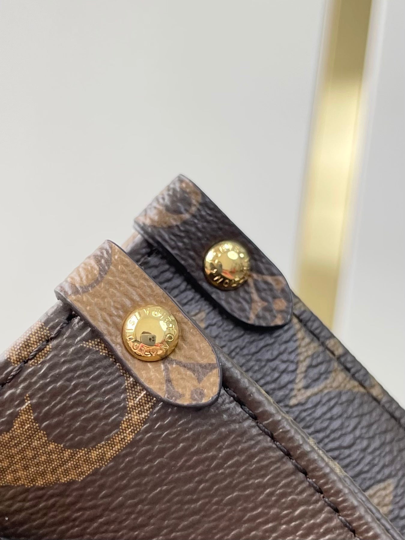 TOILE ONTHEGO BB 18 EN MONOGRAMME MARRON ET MONOGRAMME INVERSE