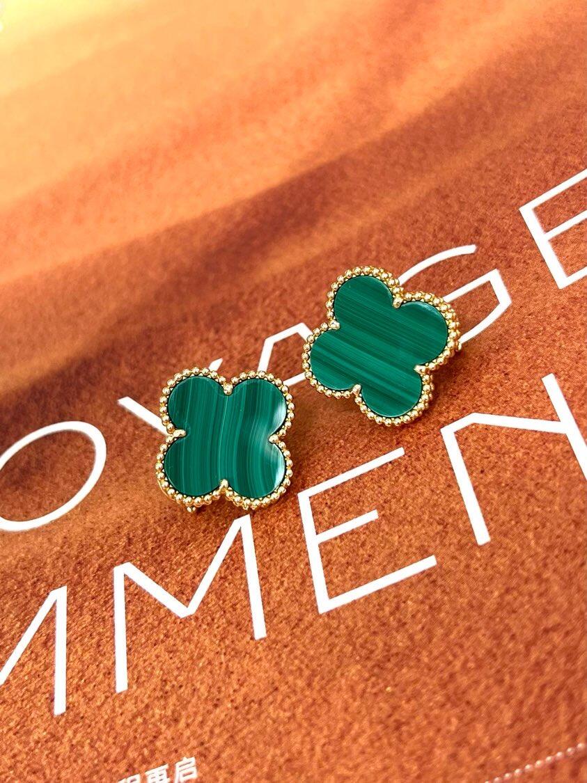 [Shinejoy] CLOVER LARGE (20mm) 1 MOTIFS GREENER MOP STUD EARRINGS