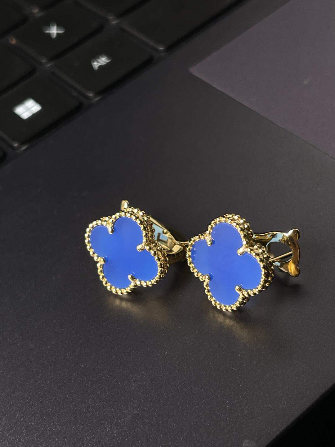 [Shinejoy] CLOVER LARGE (20mm) 1 MOTIFS BLUE MOP STUD EARRINGS