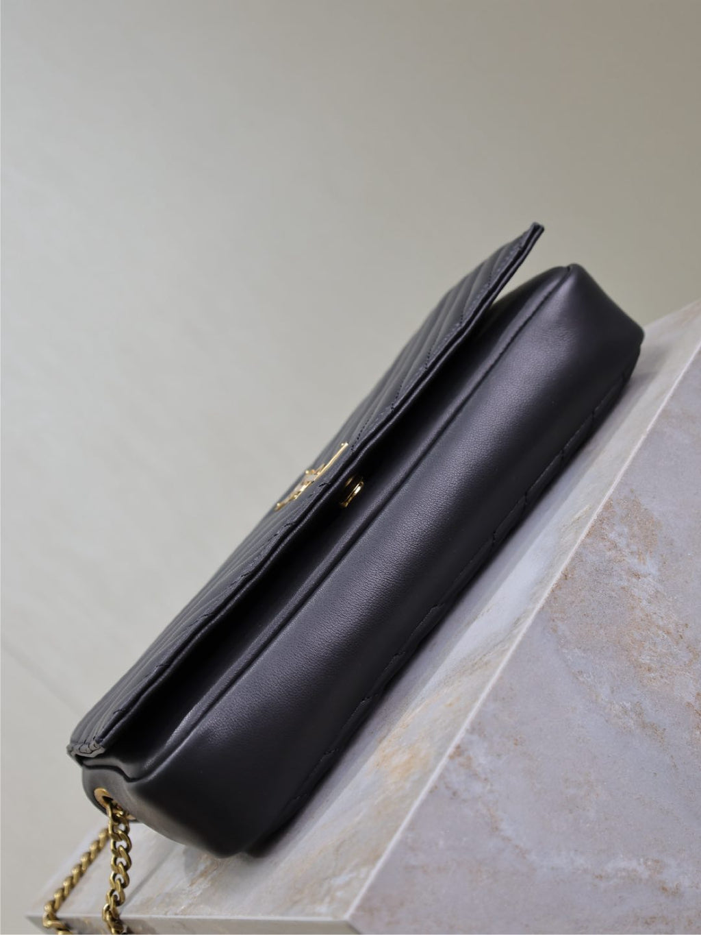 ケイト 99 ミディアムバッグ 26インチ ブラック キルティングナッパカーフスキン 銅製金具