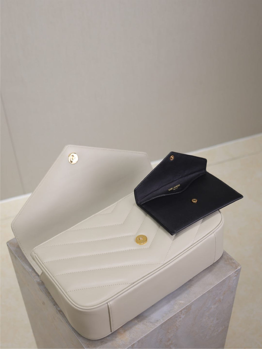 LOULOU MOYEN 29 PO PEAU DE MOUTON BLANC FERMOIR DORÉ