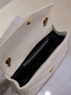 LOULOU MINI 20 EN PEAU DE MOUTON BLANC AVEC ACCESSOIRES DORÉS