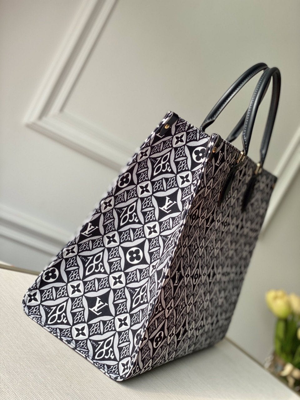 LV DEPUIS 1854 ONTHEGO GM TEXTILE GRIS